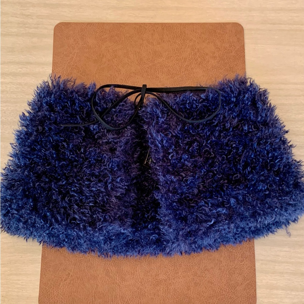🍄3/29🍄Anthropologie Deep Blue Fuzzy